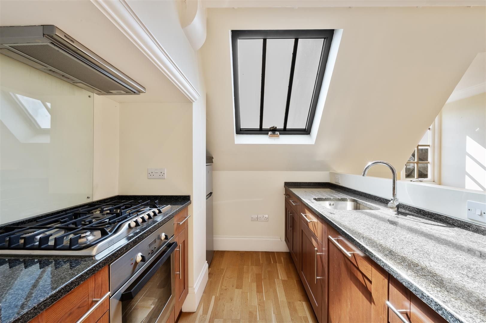 Flat Ridgway in Greater London