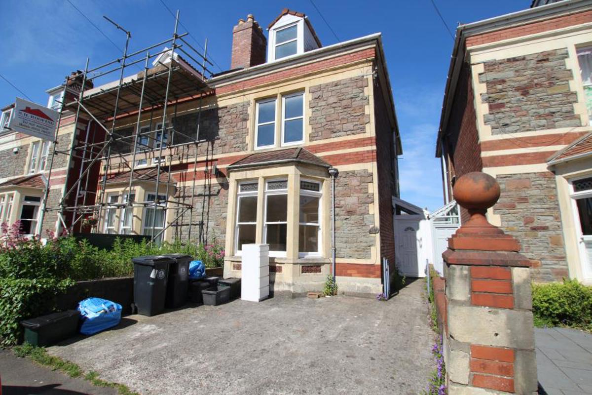 Flat Brynland Avenue in Bristol