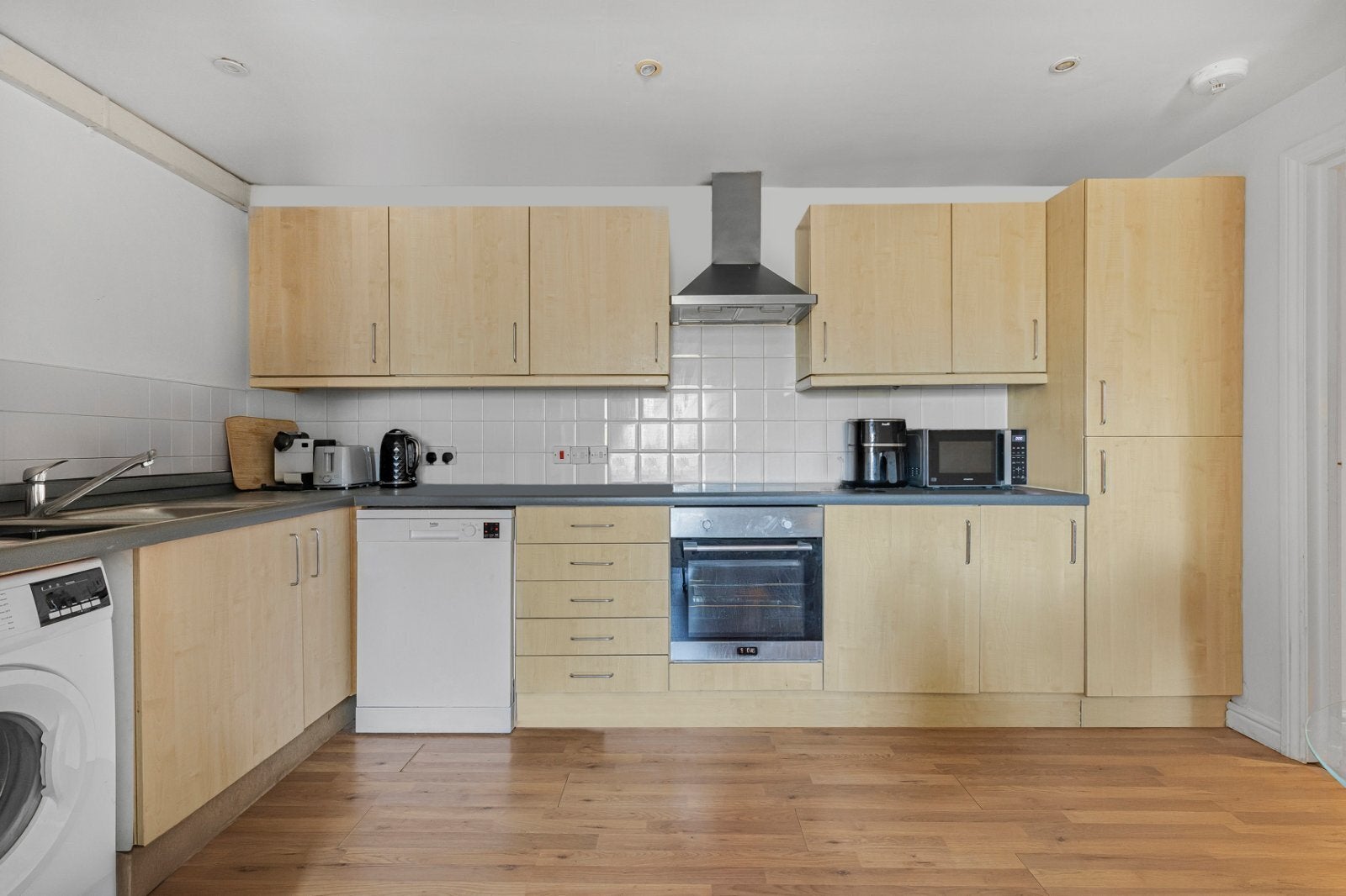 Flat Gaselee Street in Greater London