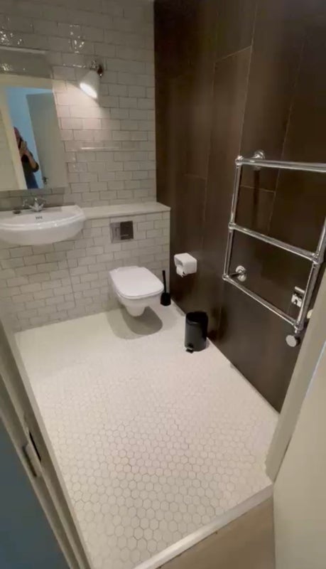 Room Engineers Way in Greater London