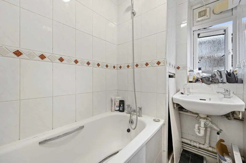 Room Maple Avenue in Greater London