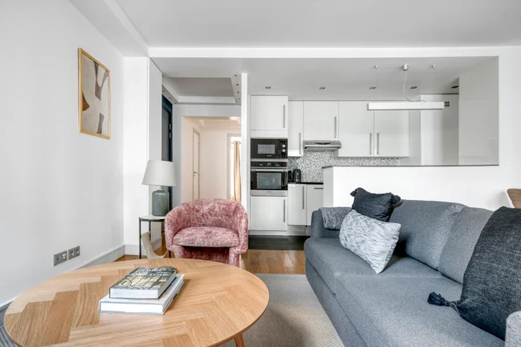 Flat Rue des Dames in Paris