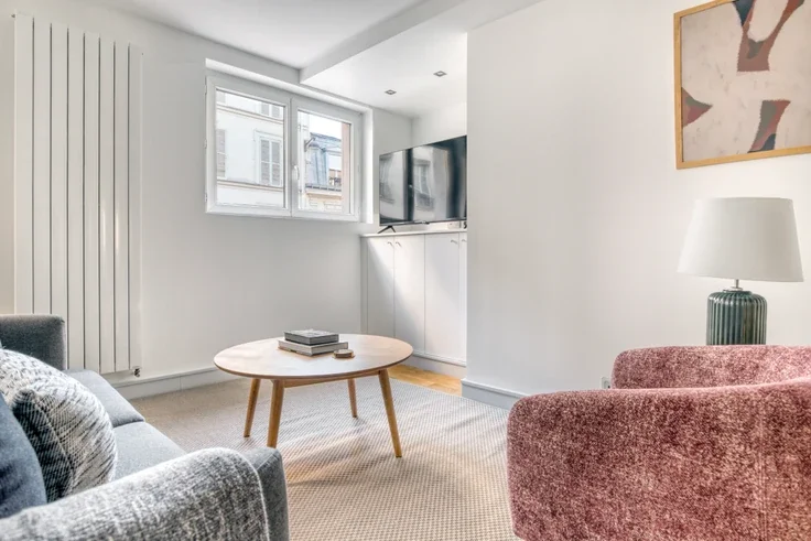 Flat Rue des Dames in Paris