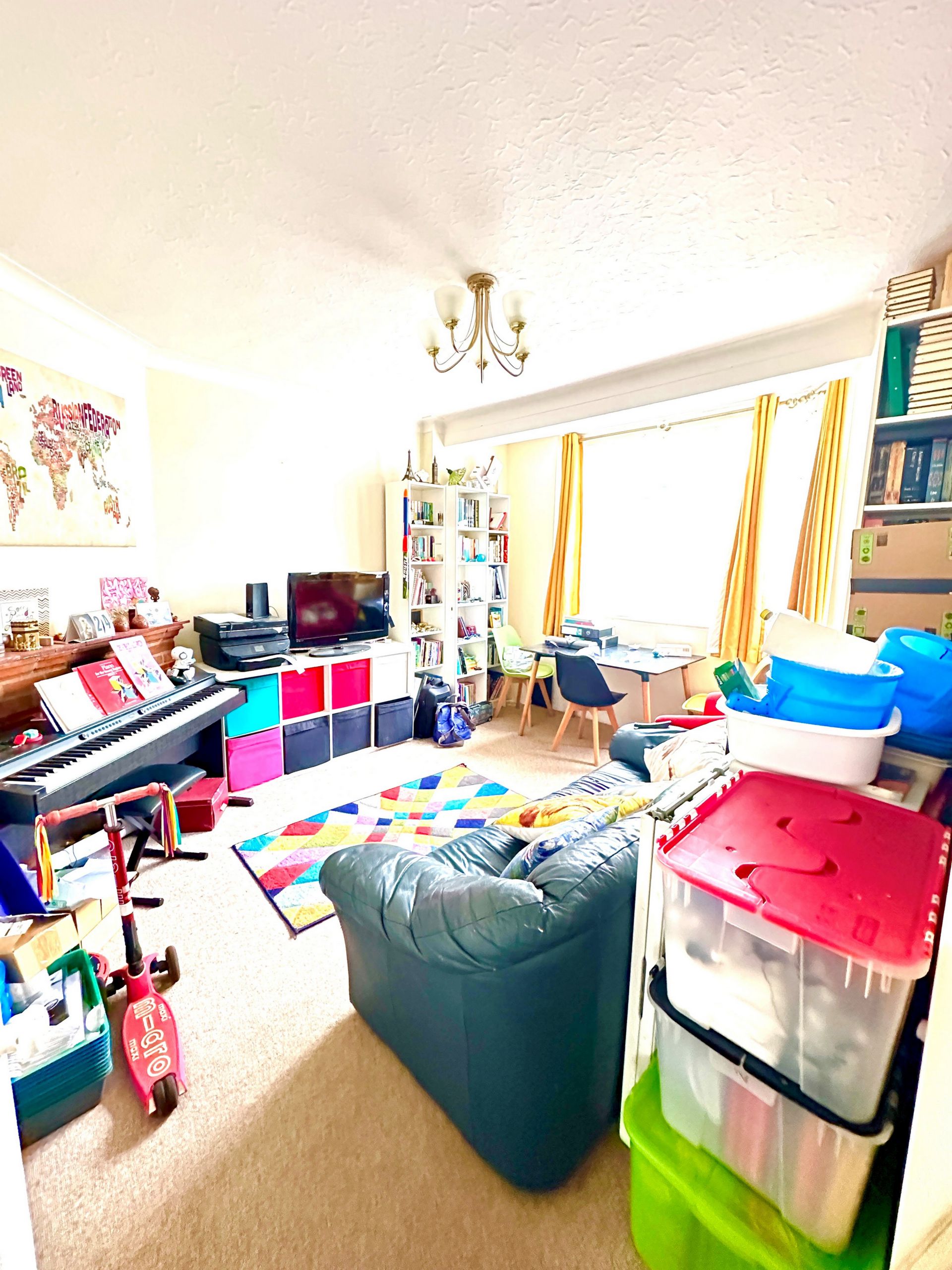 Flat Oakthorpe Road in London