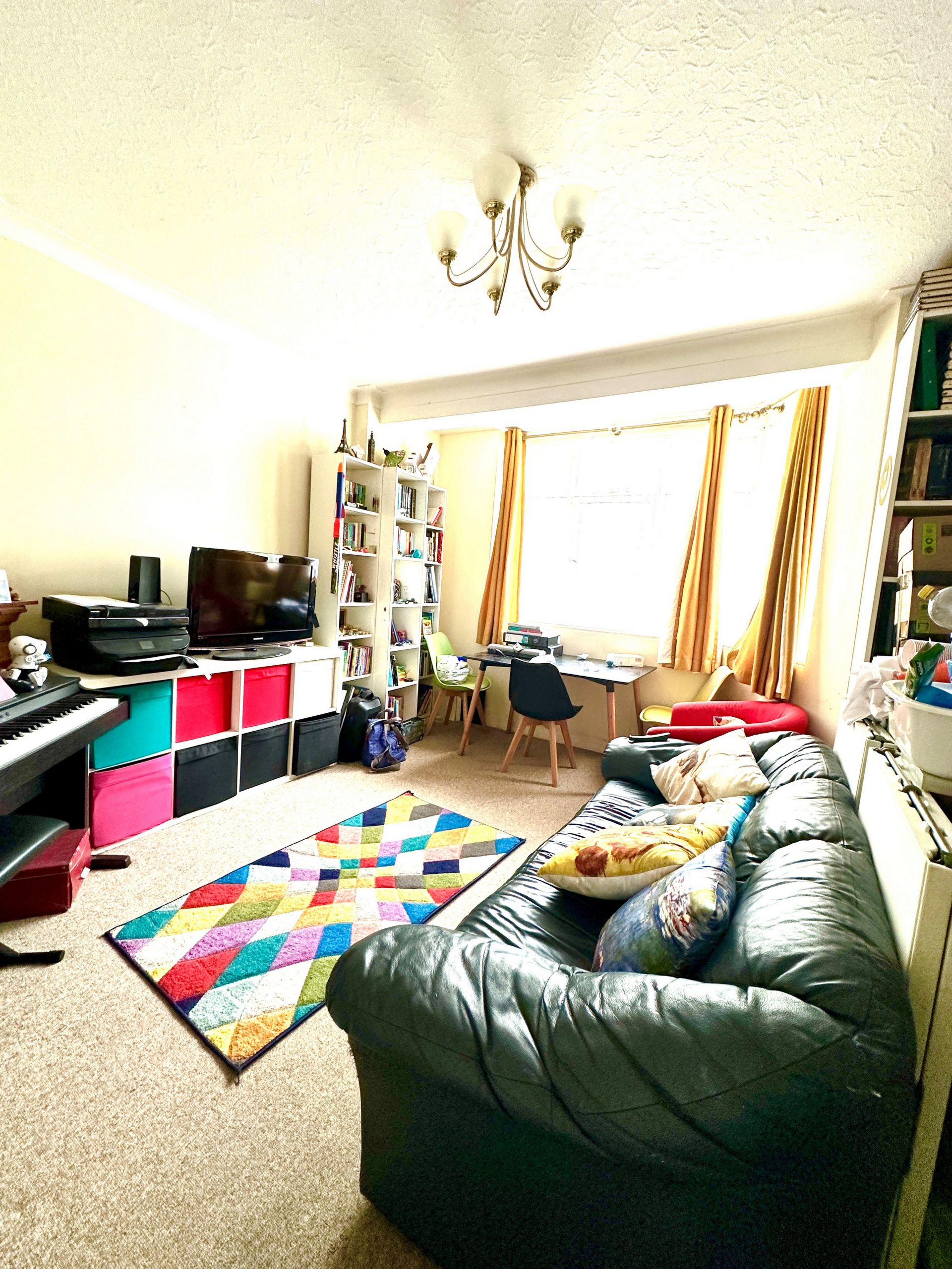 Flat Oakthorpe Road in London