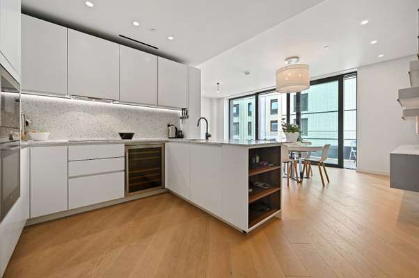 Flat Wood Lane in Greater London