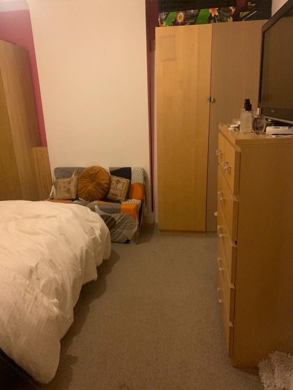 Room Warlingham Road in Greater London