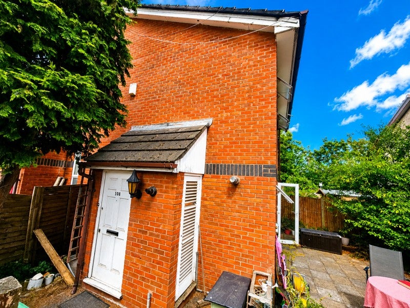 House Beaconsfield Road in Greater London