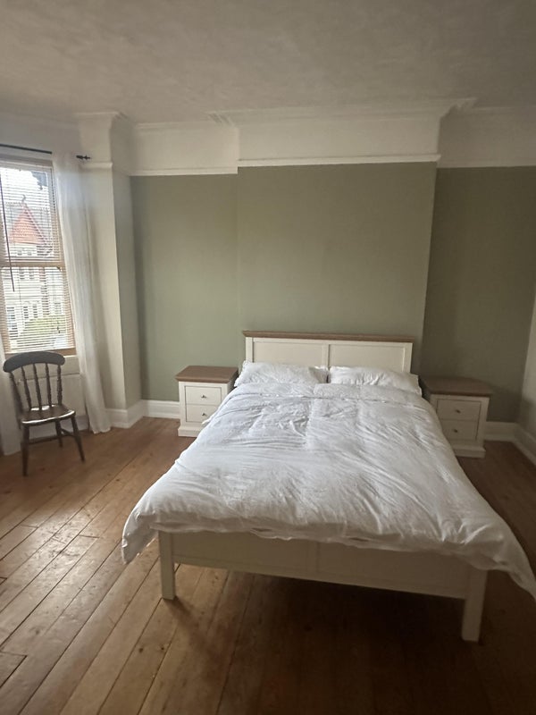 Room Heathfield Road in Cardiff