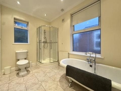 Room Sefton Road in Birmingham