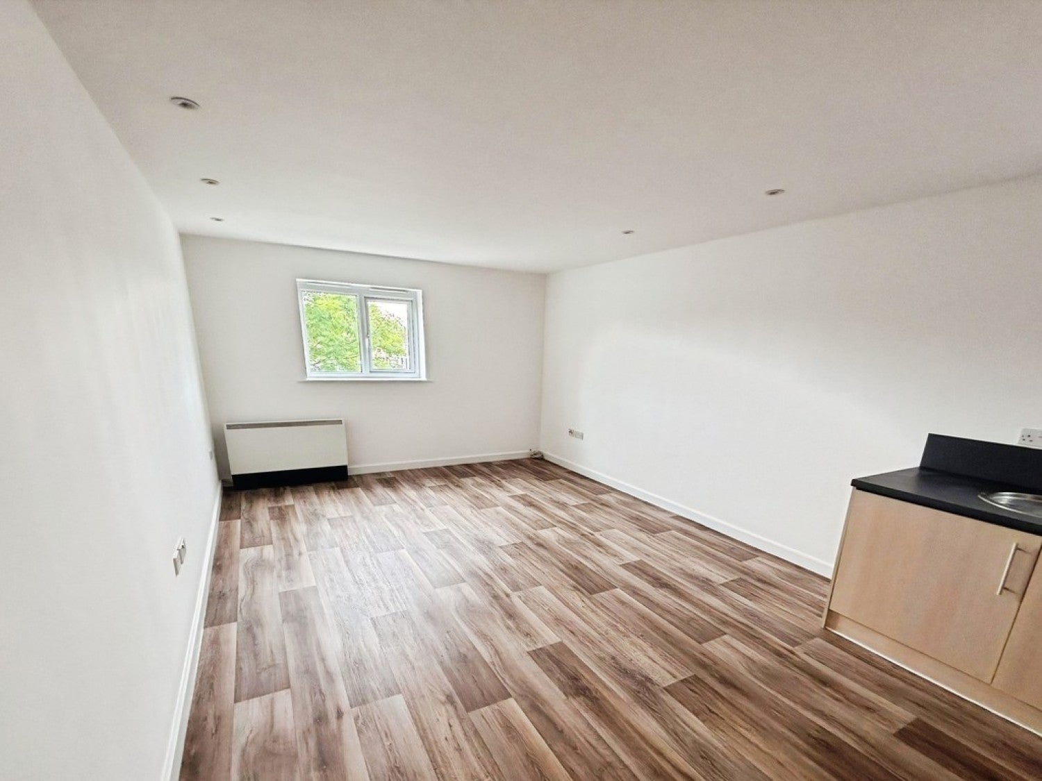 Flat Kingscote Road East in Cheltenham