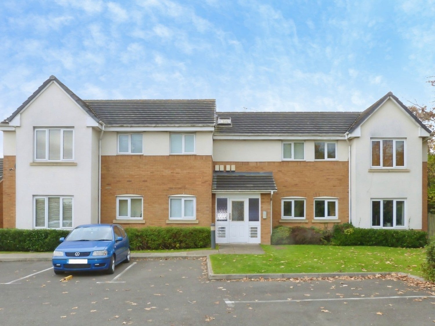 Flat Kingscote Road East in Cheltenham