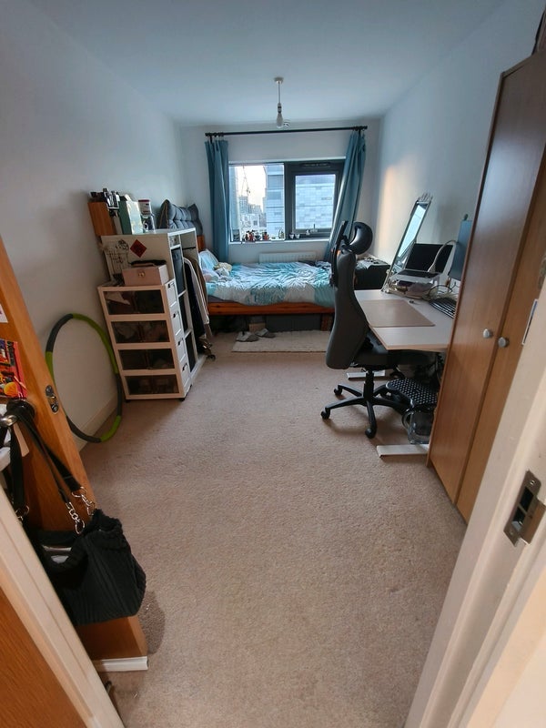 Room Blackwall Way in Greater London