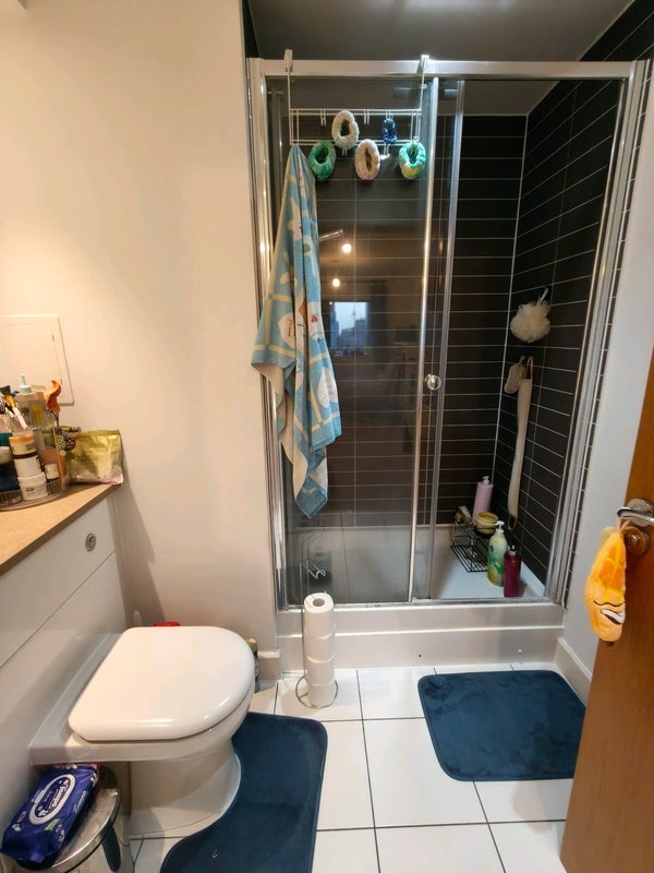 Room Blackwall Way in Greater London
