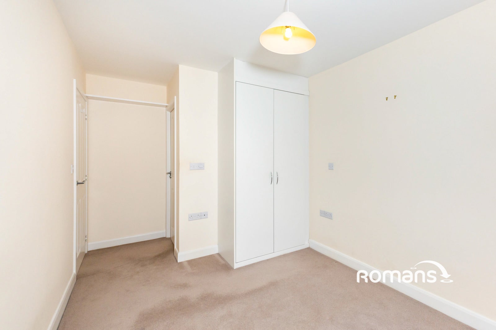 Flat Moulsford Mews in Reading