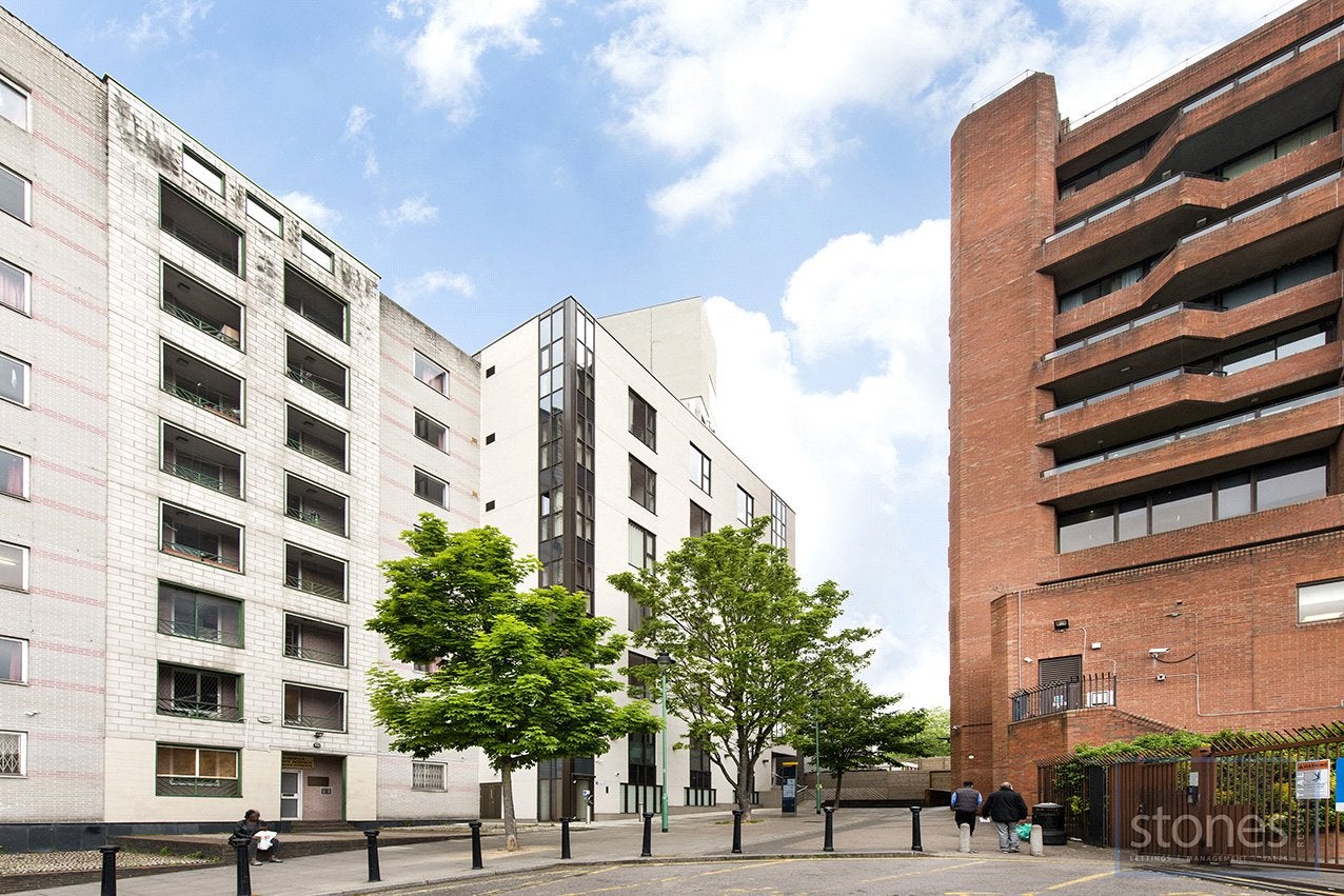 Flat Belsize Road in Greater London