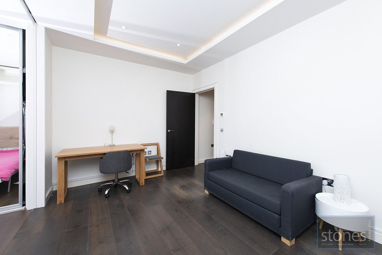 Flat Belsize Road in Greater London