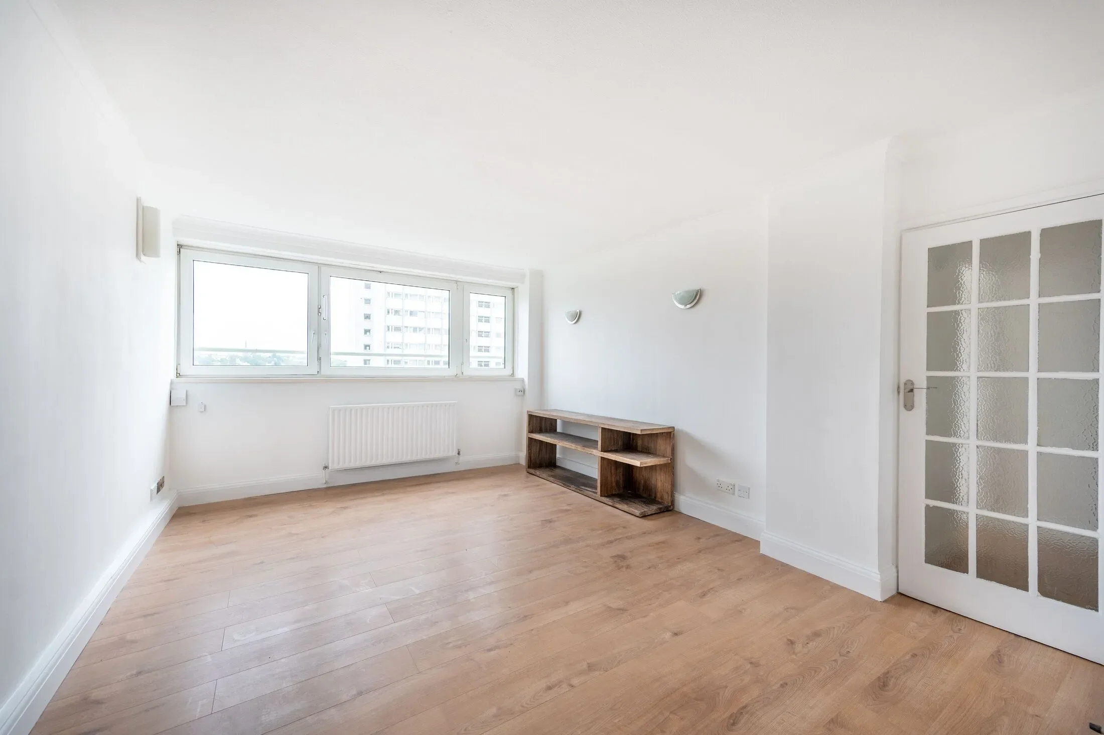 Flat Queensdale Crescent in Greater London