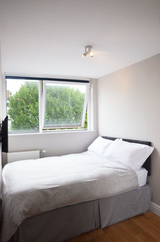 Room Camelford Walk in Greater London