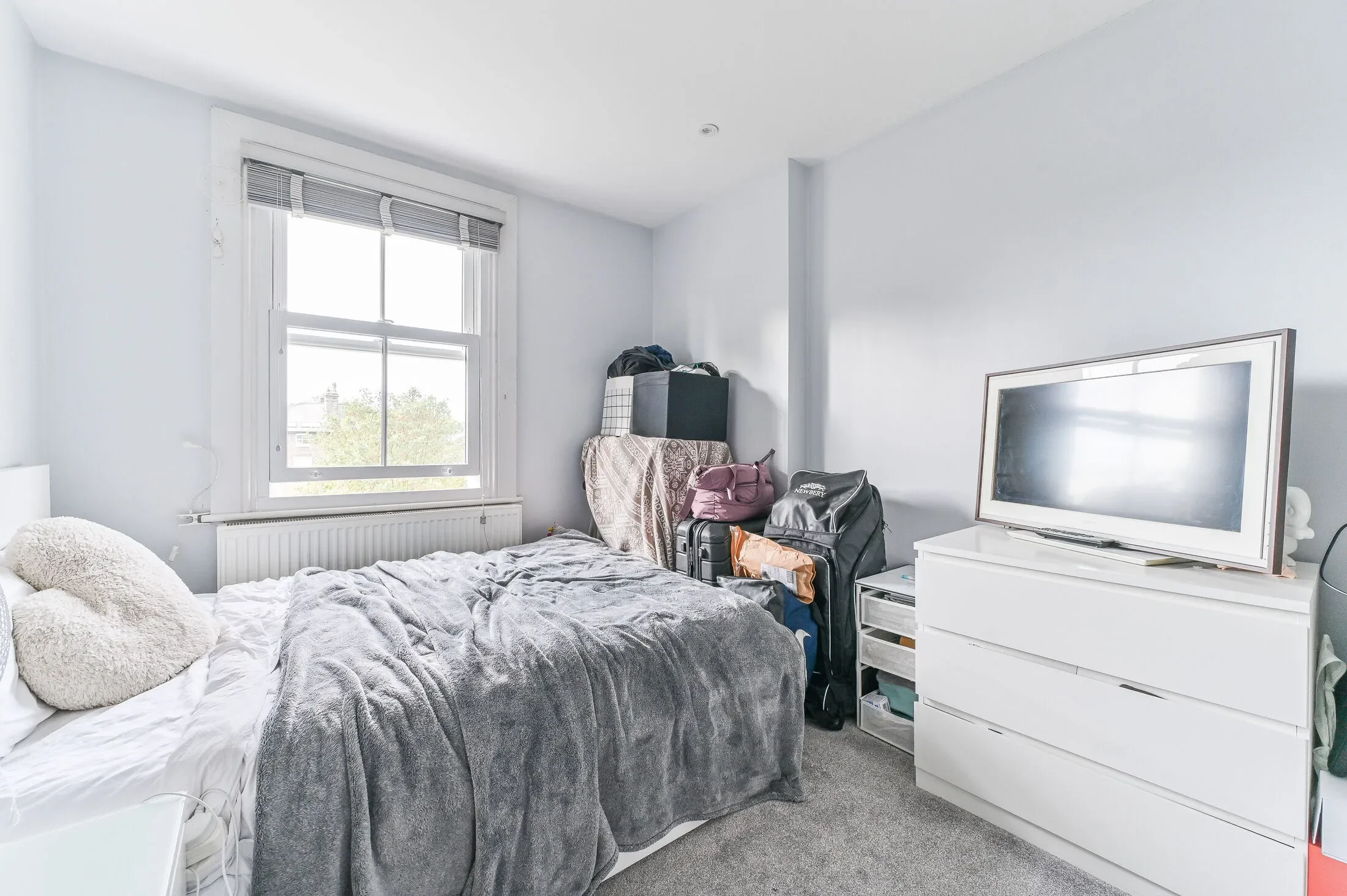 Flat Lingfield Road in Greater London