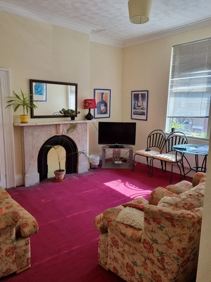 Room Park Grove in Hull