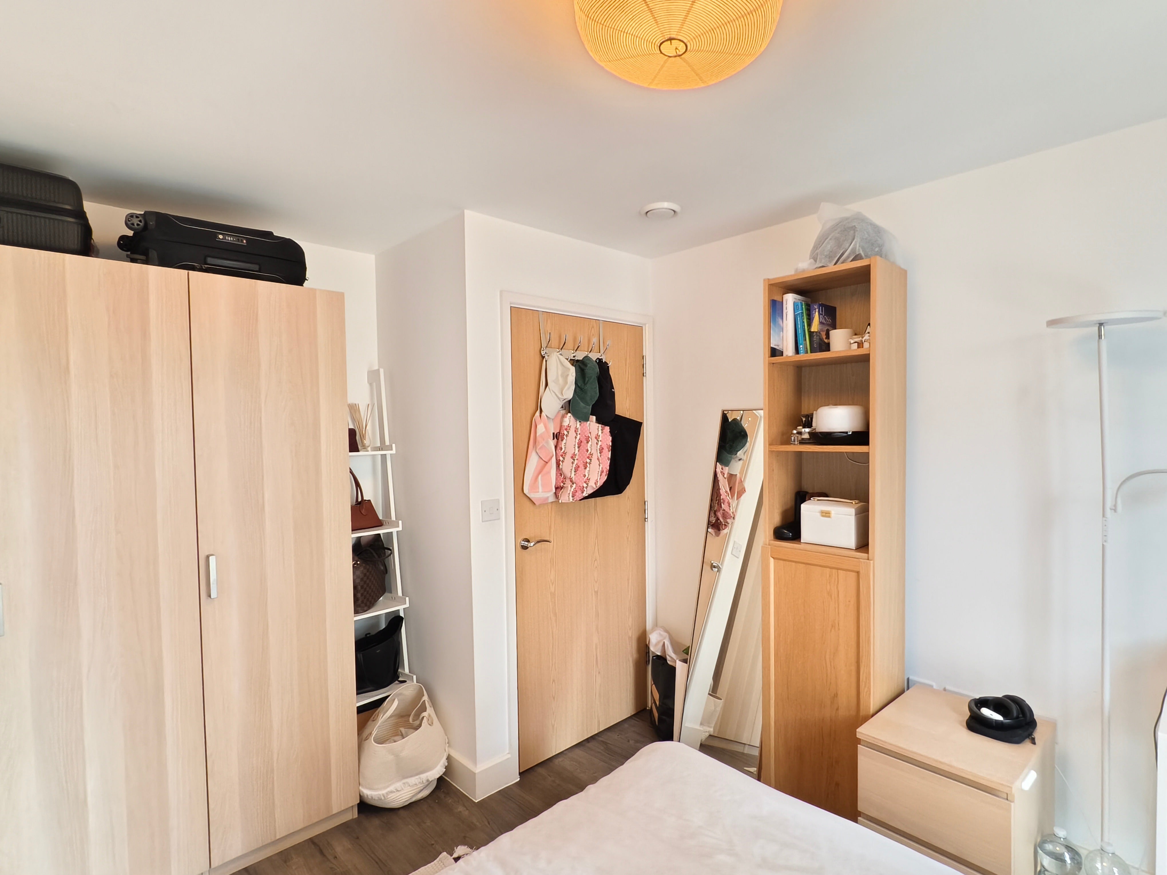 Flat Surrey Quays Road in Greater London