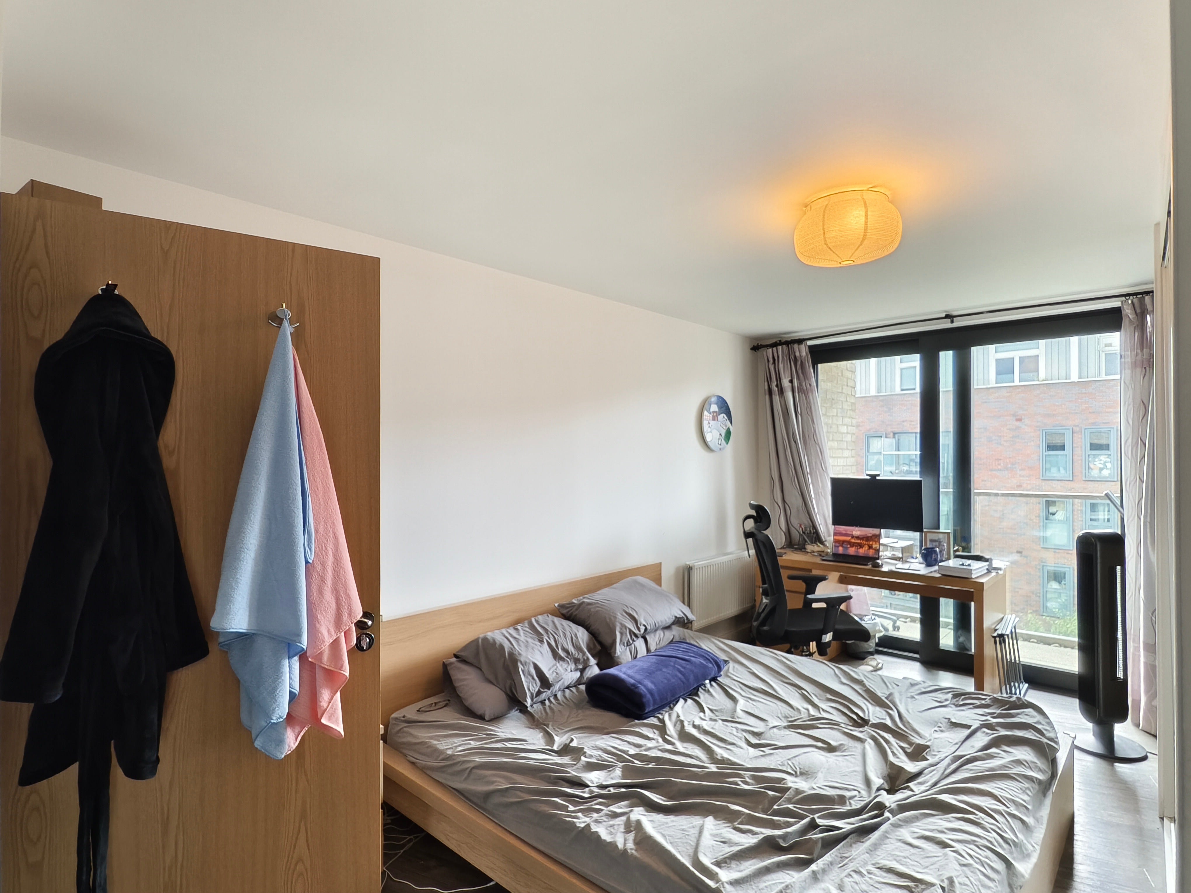 Flat Surrey Quays Road in Greater London