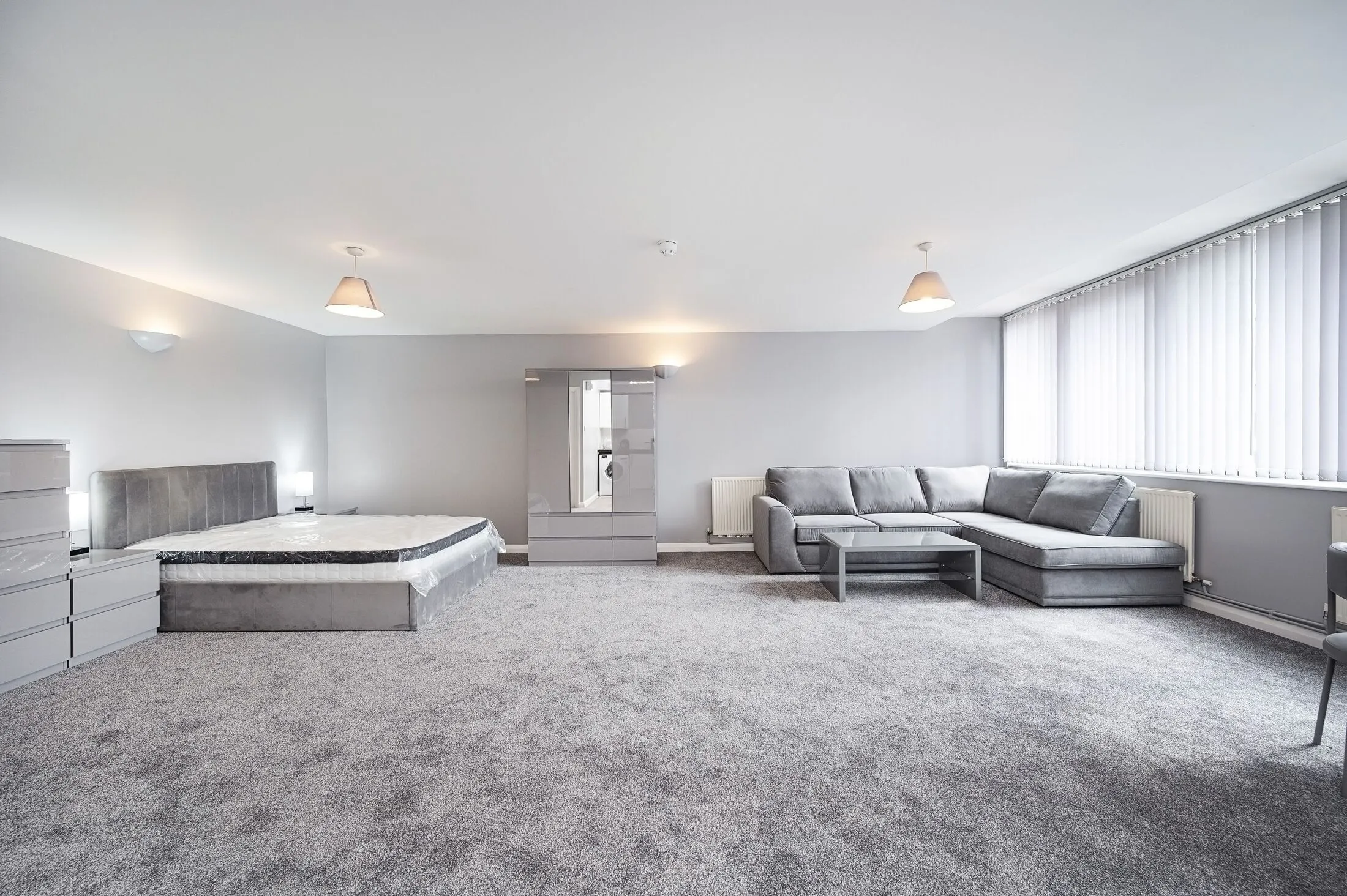 Flat Cavell Street in Greater London