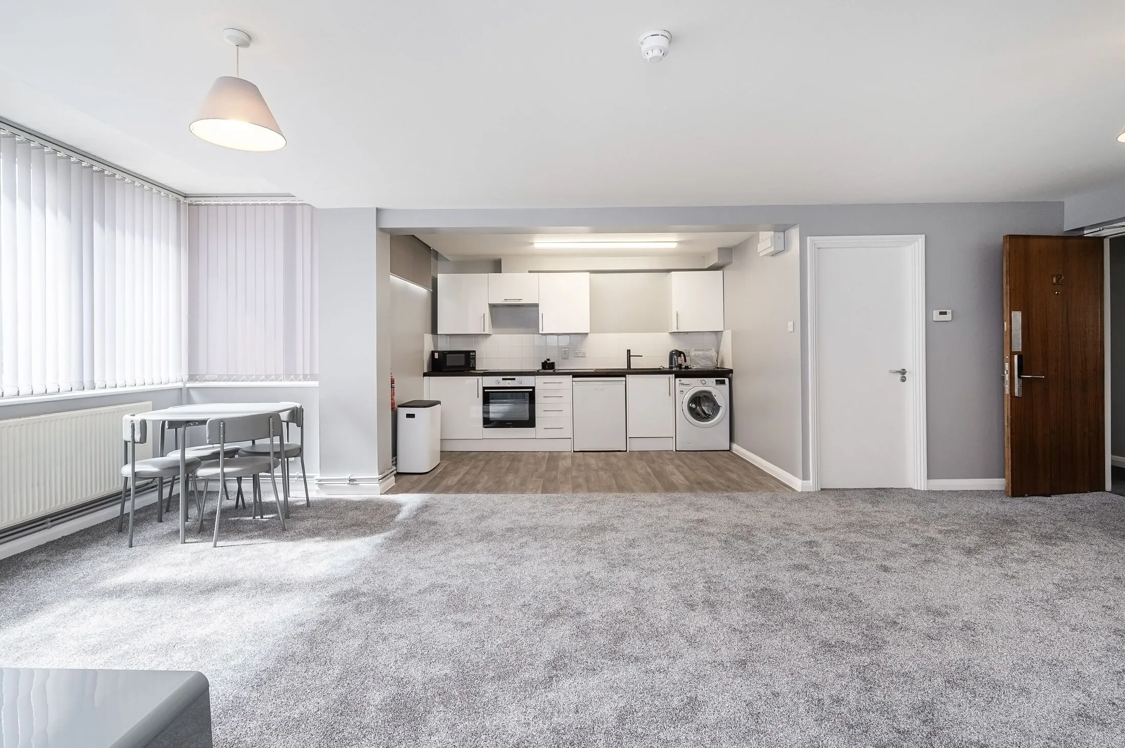 Flat Cavell Street in Greater London