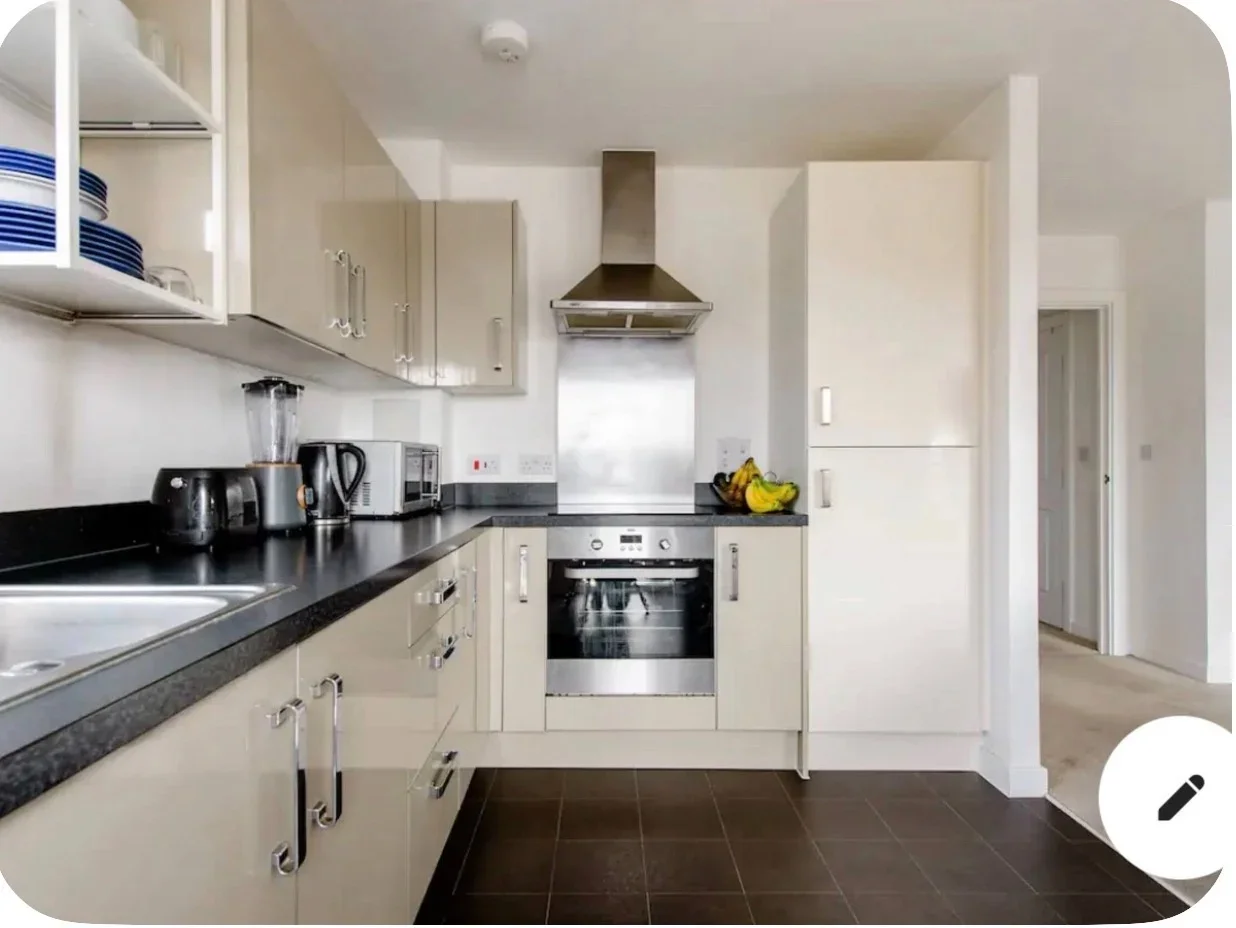 Flat Clydesdale Way in Greater London