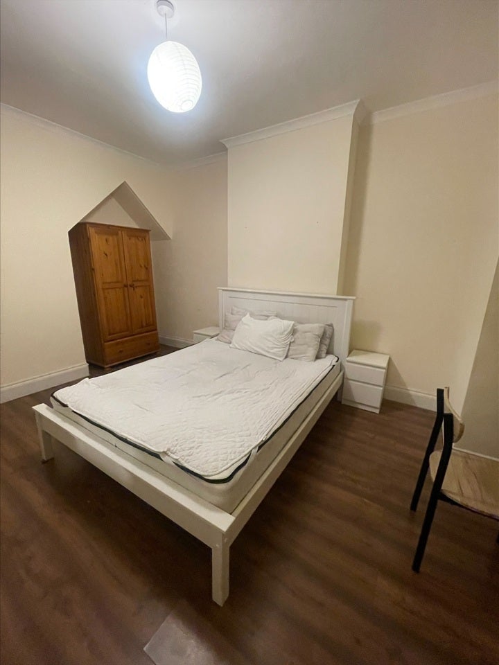 Room Amberley Grove in Greater London