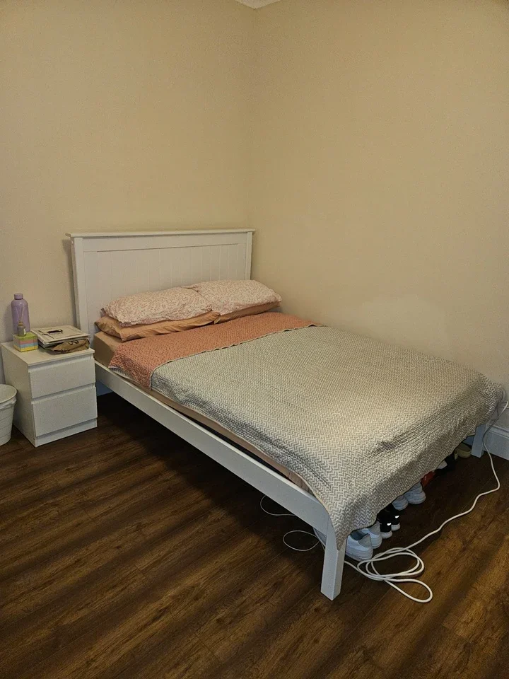 Room Amberley Grove in Greater London