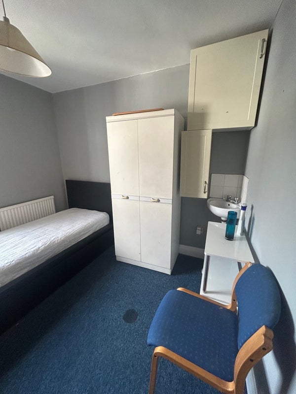 Room Jasons Close in Brentwood