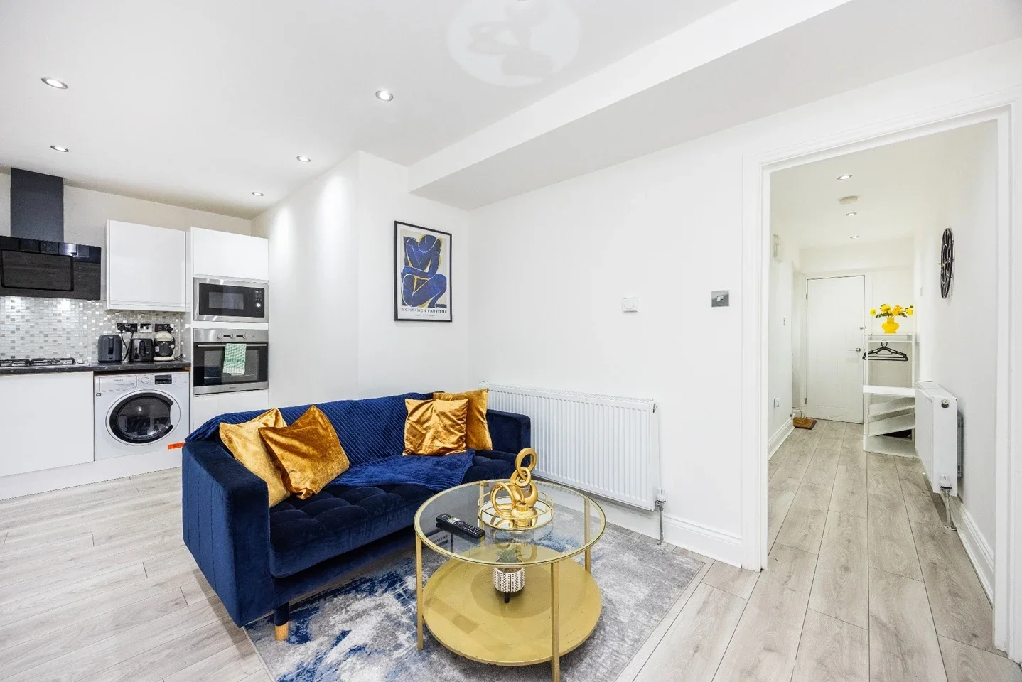 Flat Devonport Road in Greater London