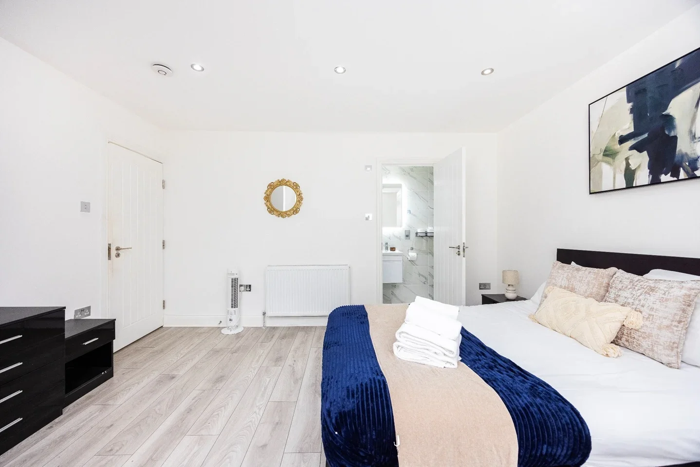 Flat Devonport Road in Greater London