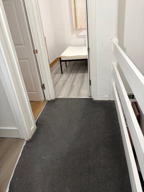 Room Holland Road in Greater London