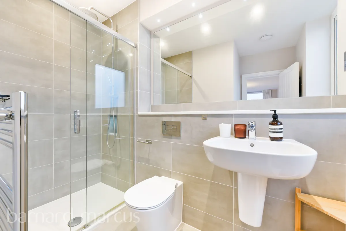 Flat Yeomanry Close in Epsom and Ewell