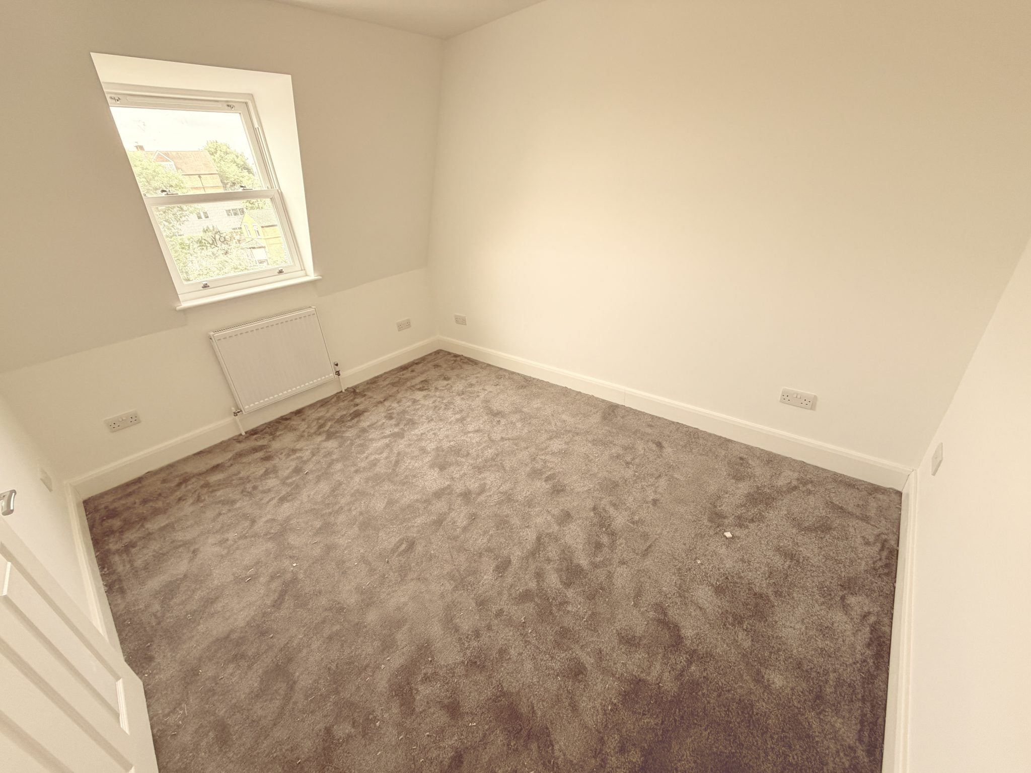 Flat Mulkern Road in Greater London