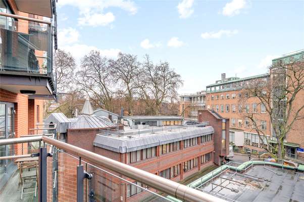 Flat Clerkenwell Road in Greater London