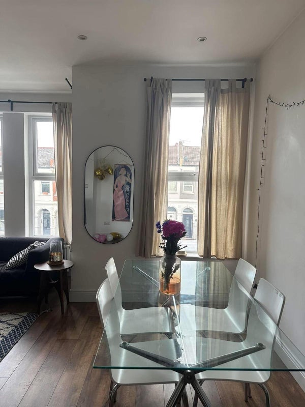 Room Wightman Road in Greater London