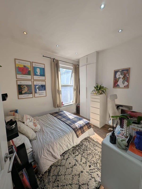 Room Wightman Road in Greater London