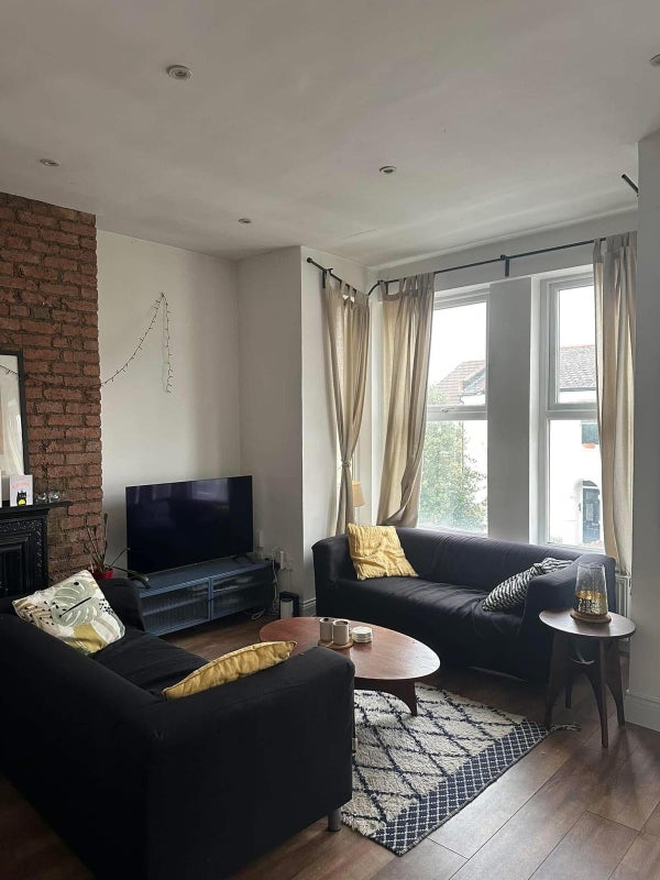 Room Wightman Road in Greater London