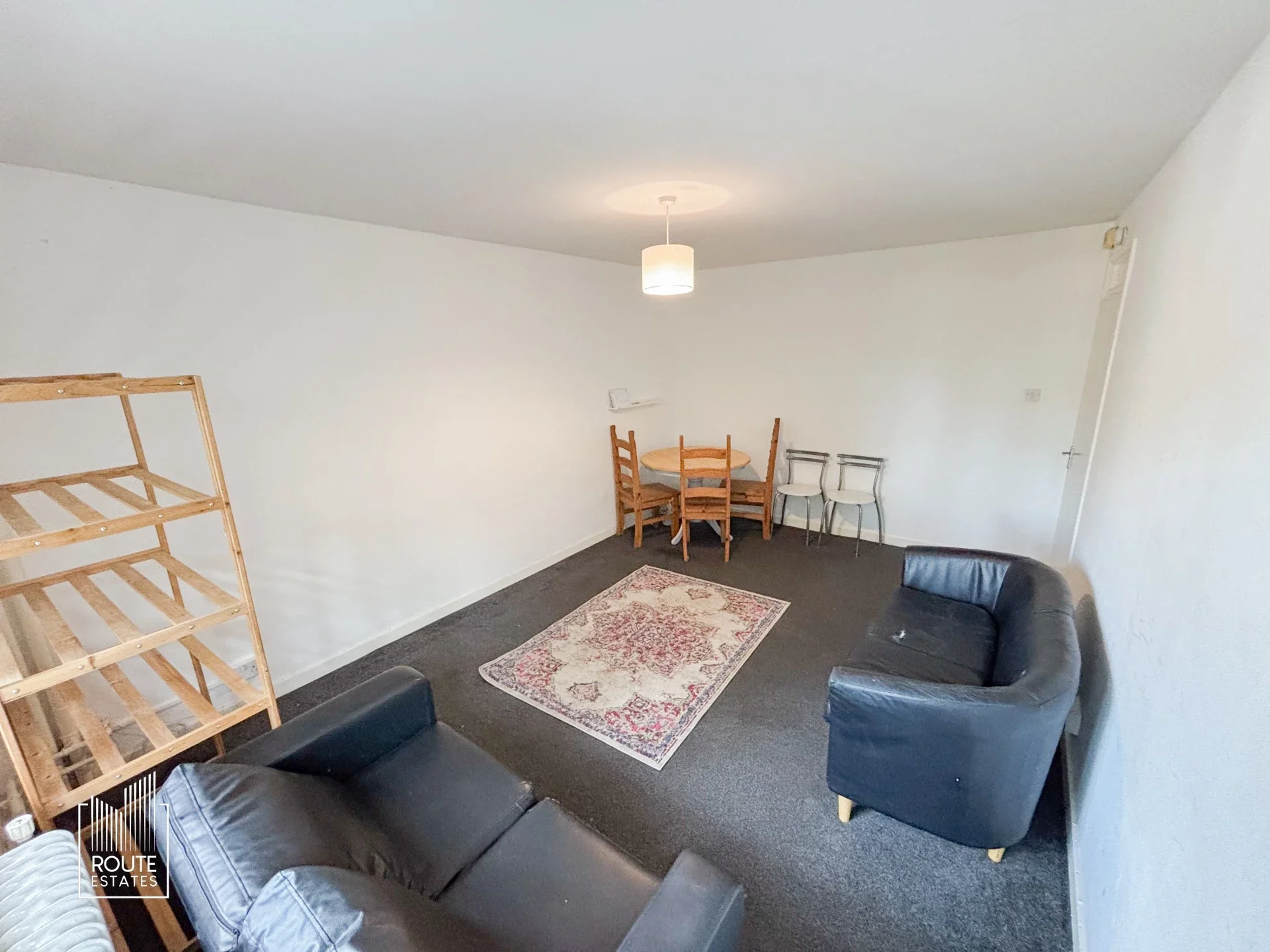 Flat Jubilee Street in Greater London
