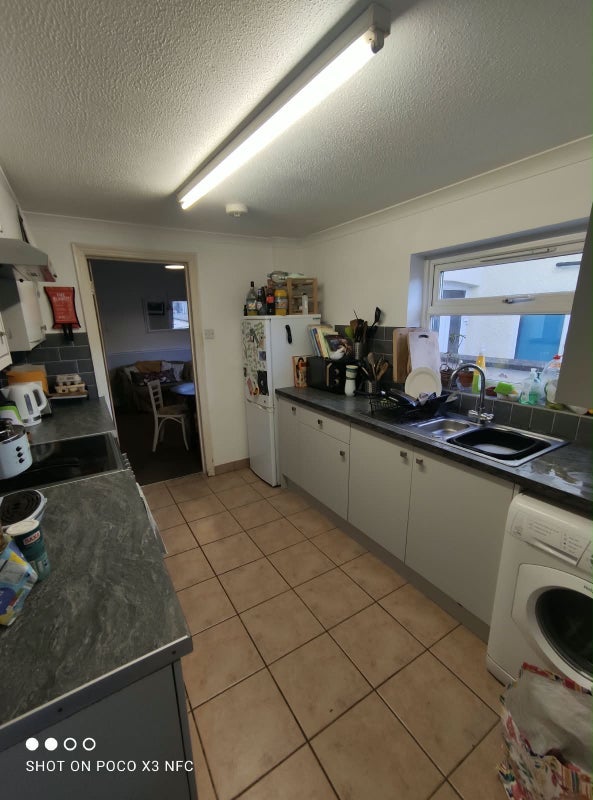 Room Aubrey Road in Bristol