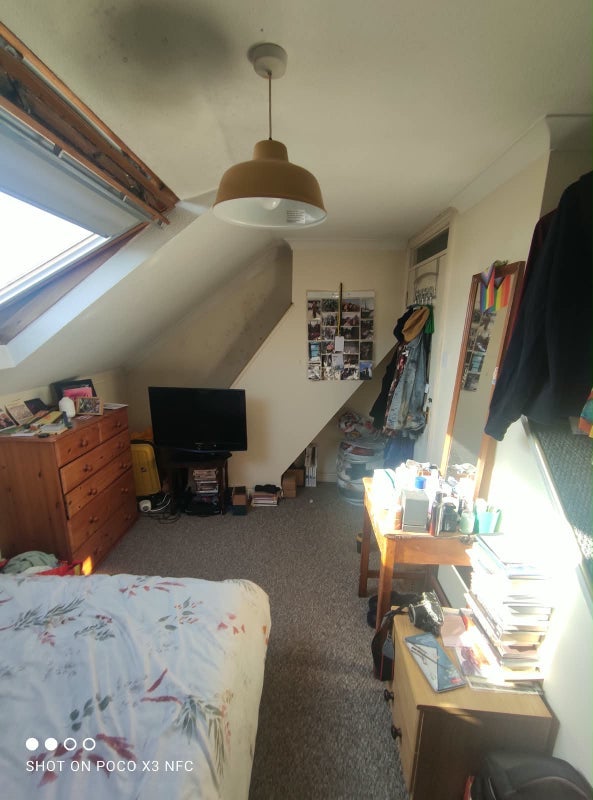 Room Aubrey Road in Bristol