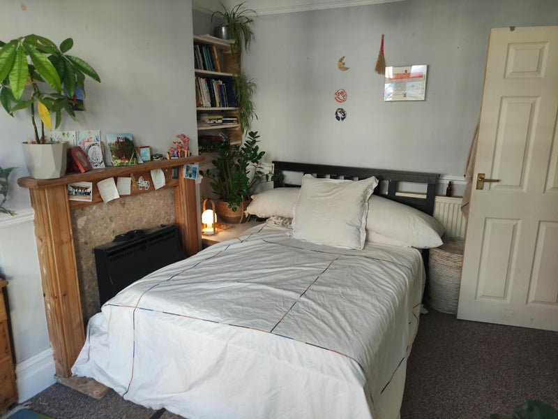 Room Aubrey Road in Bristol