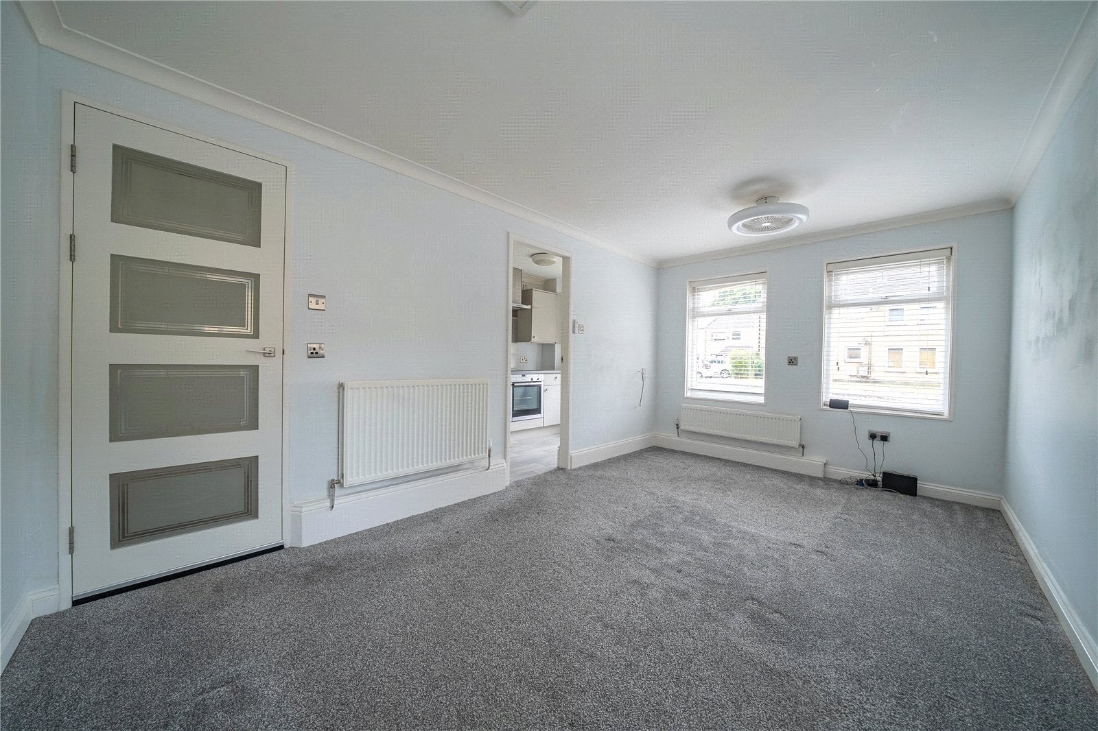 Flat Elmhurst Close in Leeds