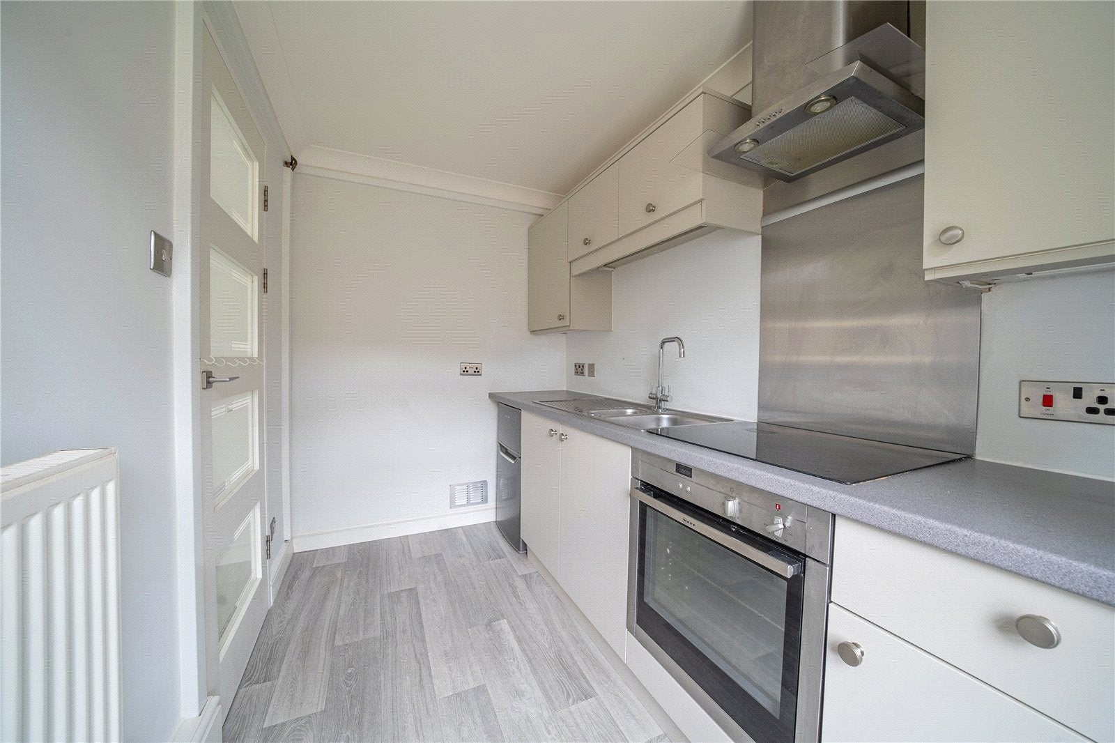 Flat Elmhurst Close in Leeds