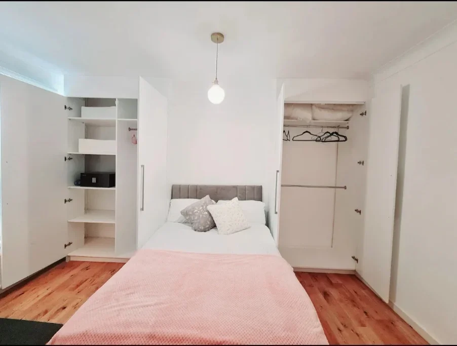 Room Ardoch Road in Greater London