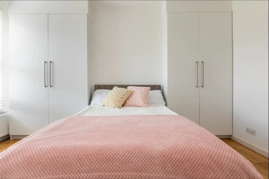 Room Ardoch Road in Greater London